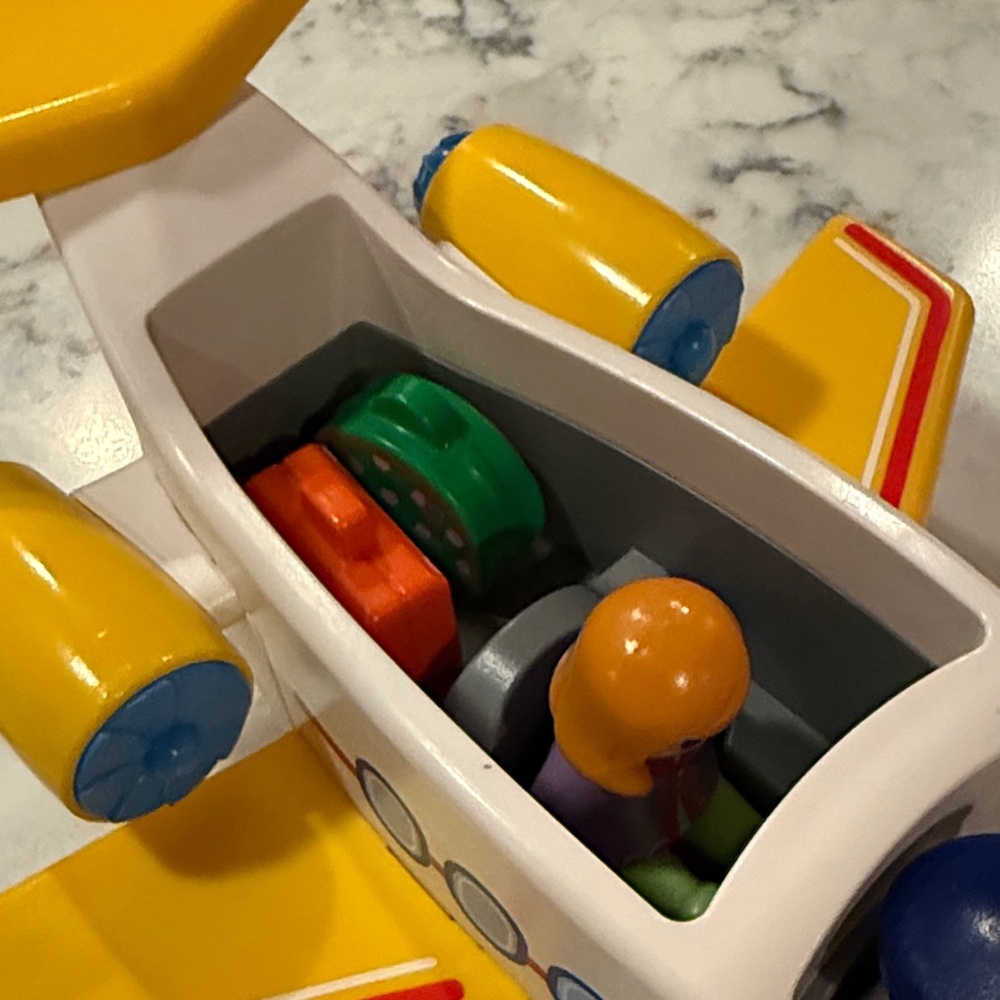 Playmobil 1.2.3 Airplane with Passenger - White and Yellow - Picture 5 of 7